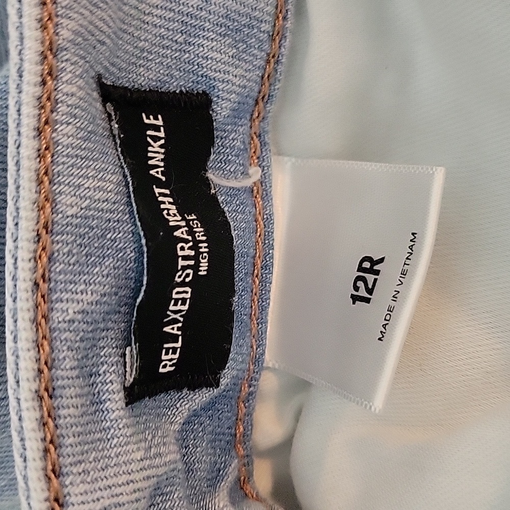 Express Blue High Rise Jeans Size 12 Womwns Light Wash Capri/ankle Pants Button - Picture 5 of 6